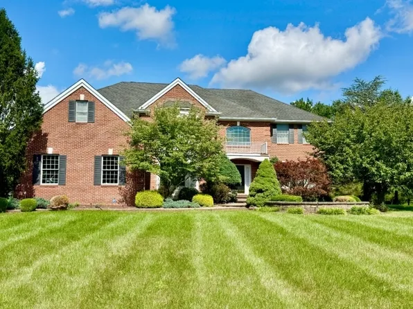 12 Daisy Ct, Montgomery Twp., NJ 08558