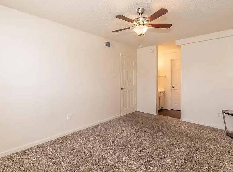 Parkside Apartments — Photo 18