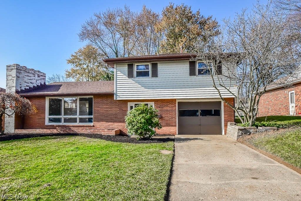 155 Clearmount Ave SE, North Canton, OH 44720 Zillow