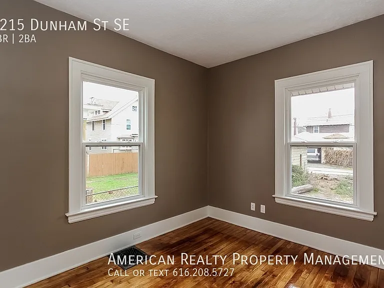 1215 Dunham St SE — Photo 6