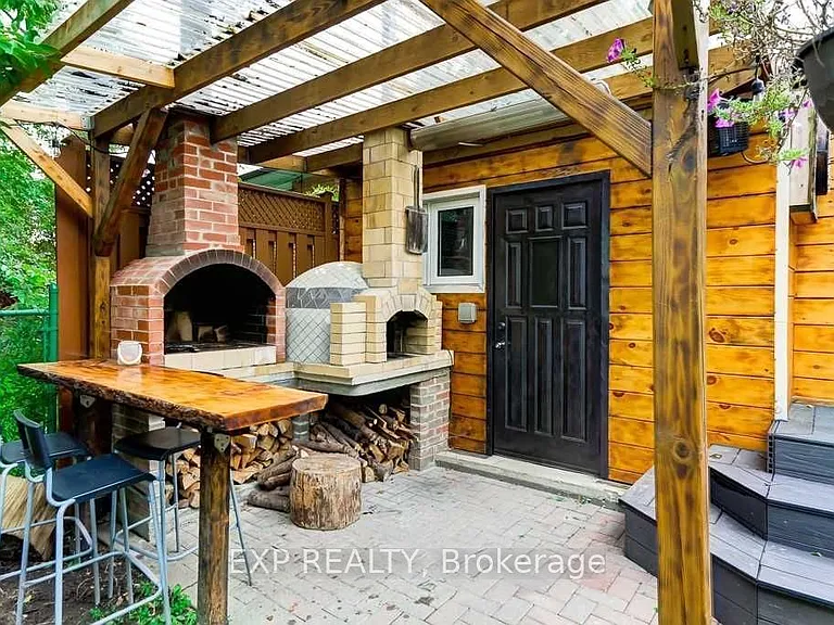 72 Billington Cres #UPPER — Photo 27