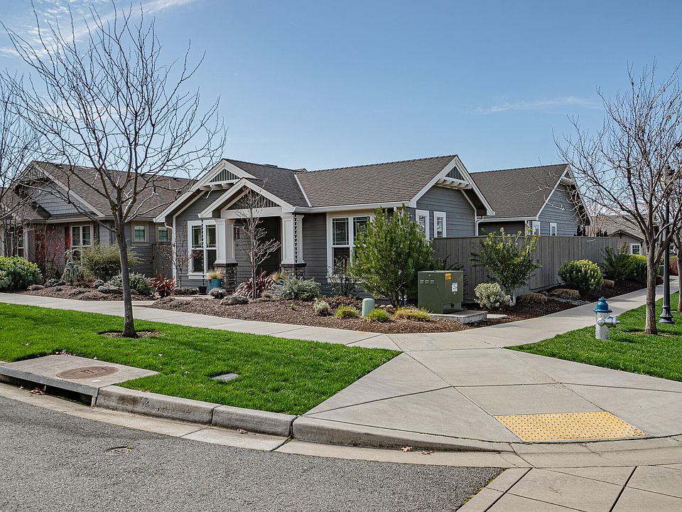 1st image of 528 Waterbury Way