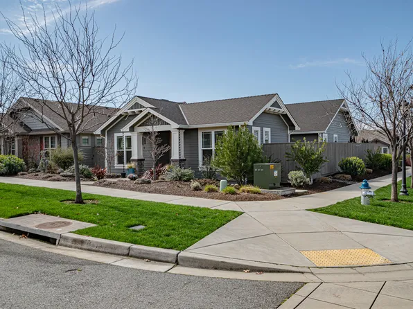 528 Waterbury Way, Medford, OR 97504