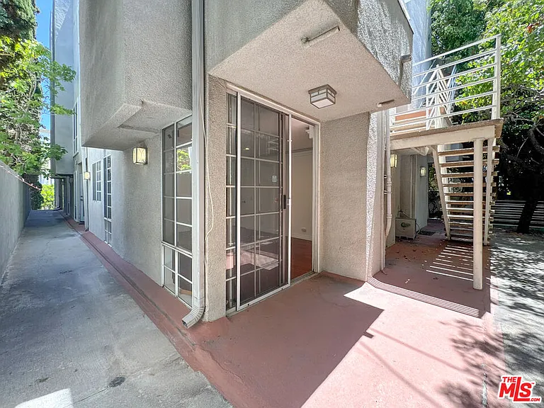 1733 Malcolm Ave #7 — Photo 18