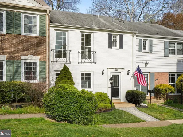 3206 Adams Ct, Fairfax, VA 22030