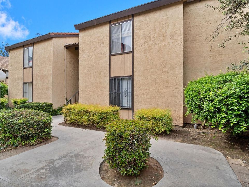 1st image of 1550 W Ashlan Ave APT 216