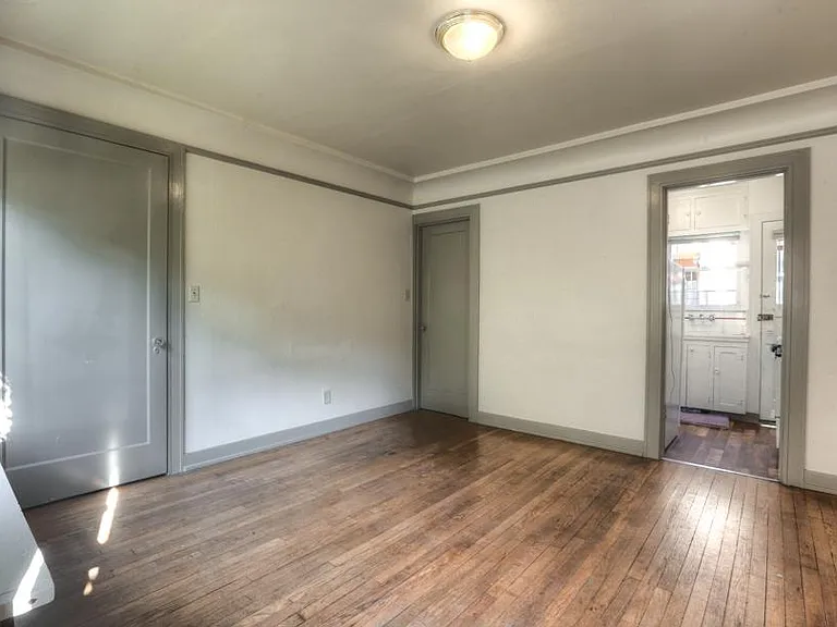 Theresa Renee Apartments — Photo 8