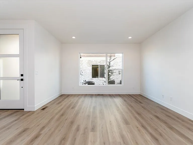 740 S Calhoun Ln — Photo 38