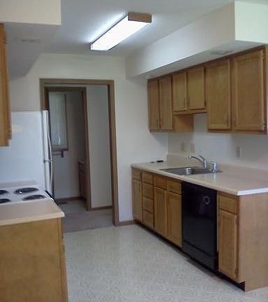 3rd image of 1043 N Forest View Dr N