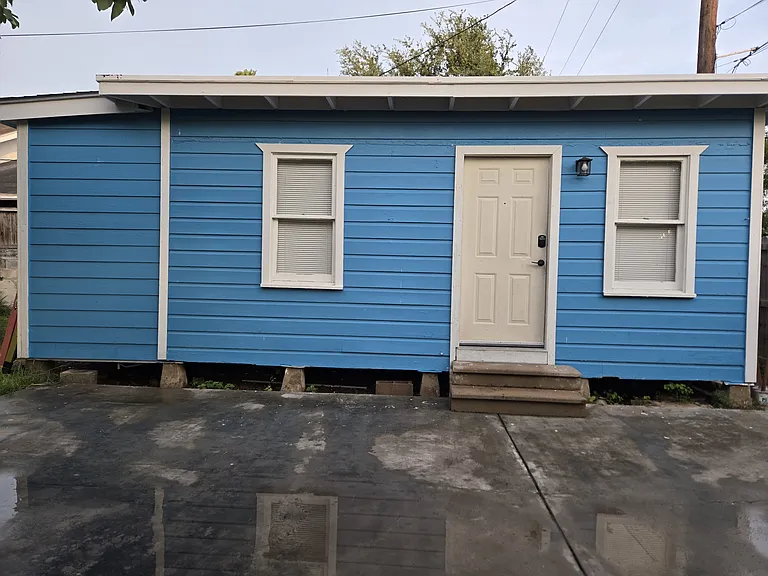 442 E Saint Charles St — Photo 1