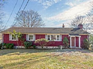 8 Franklin Dr, Randolph, NJ 07869