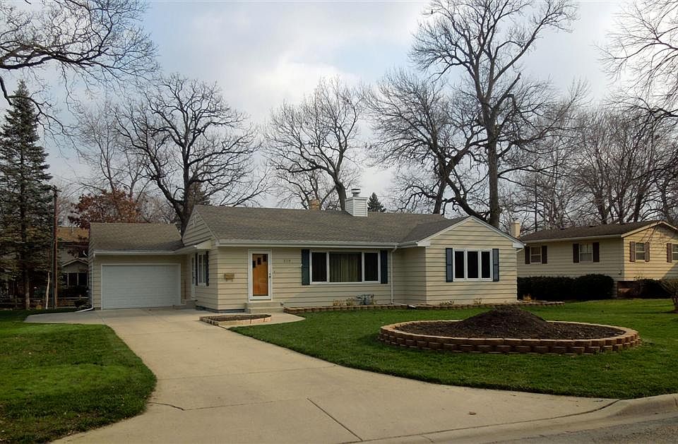 1st image of 229 Knollwood Dr