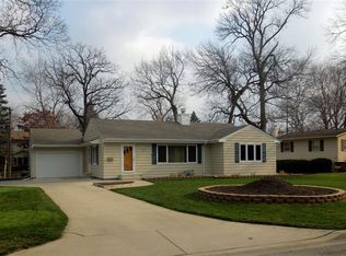 229 Knollwood Dr, Dekalb, IL 60115