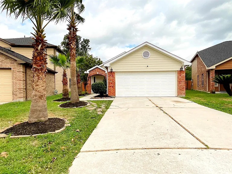 11927 Mule Springs Dr — Photo 1