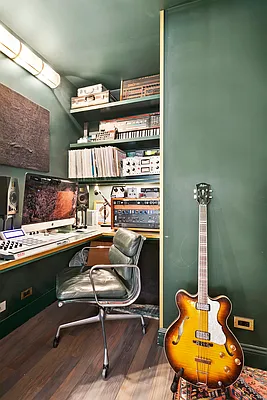 Sold by Compass | media 17