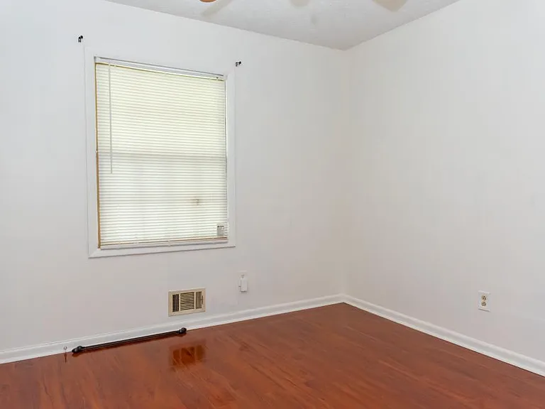 6205 Fieldcrest Dr — Photo 10