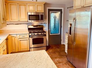 139 Lucas Rd, Warwick, RI 02818