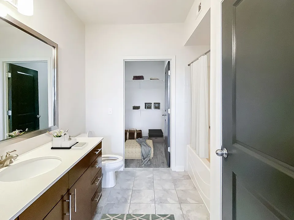Avana Westside apartments community photo