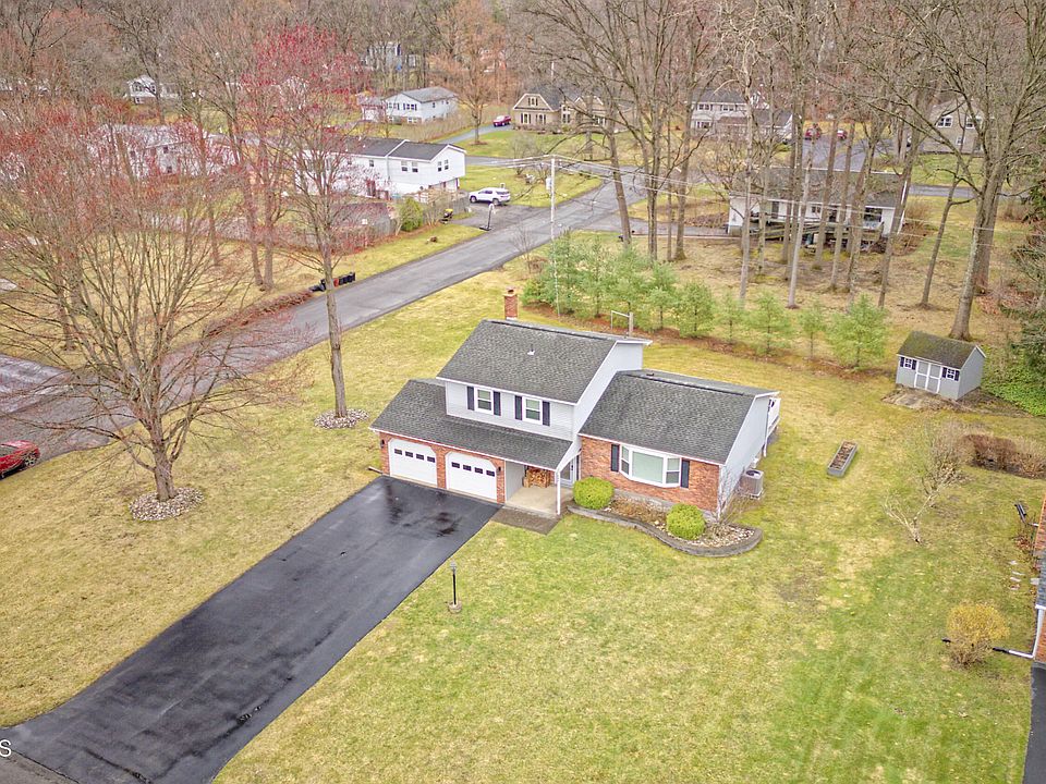 696 Hampshire Seat, Niskayuna, NY 12309 | Zillow