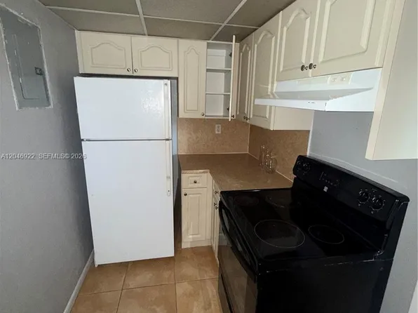 6960 Miami Gardens Dr APT 2-431A, Hialeah, FL 33015