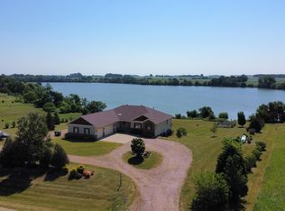 31175 297th St, Worthington, MN 56187