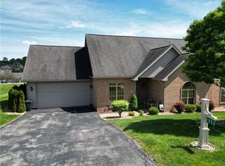 2053 Lake View Dr, Rostraver Township, PA 15012