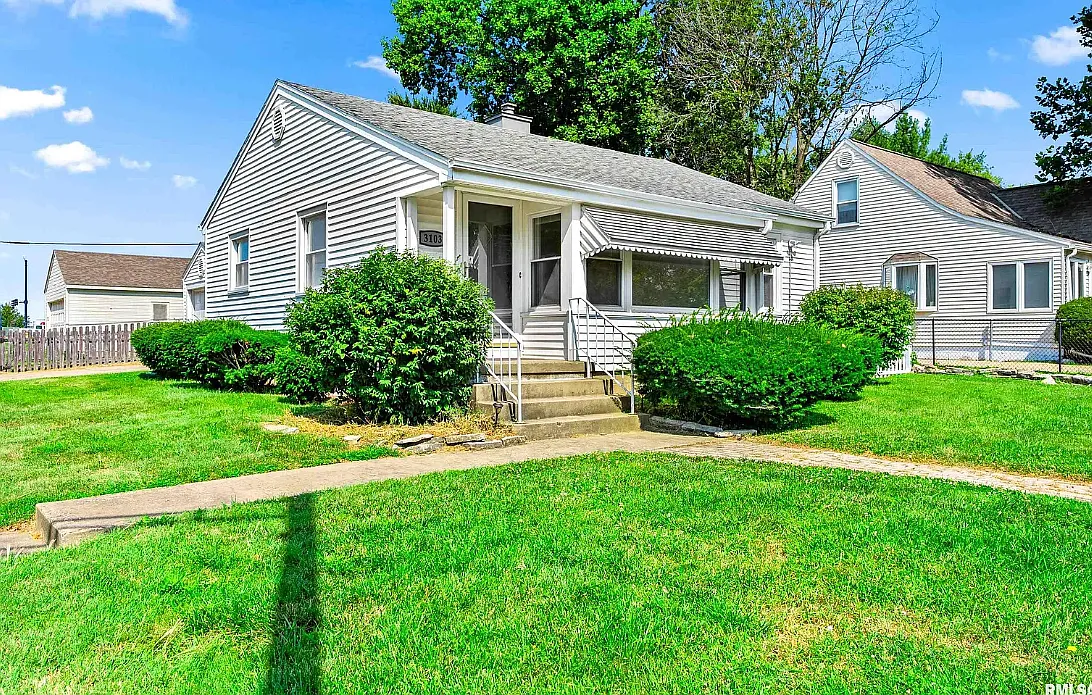 3 bed, 862 sqft, $1,700 — Photo 2