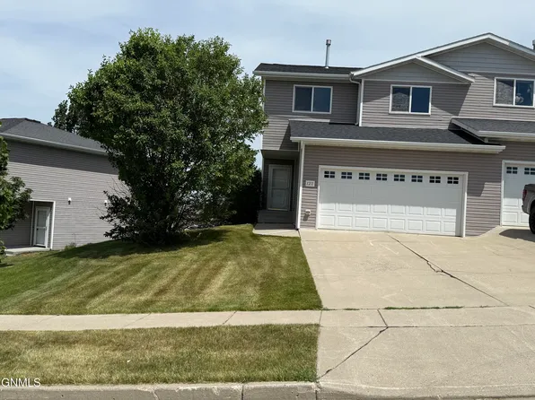 1211 Sorrento Pl, Bismarck, ND 58501