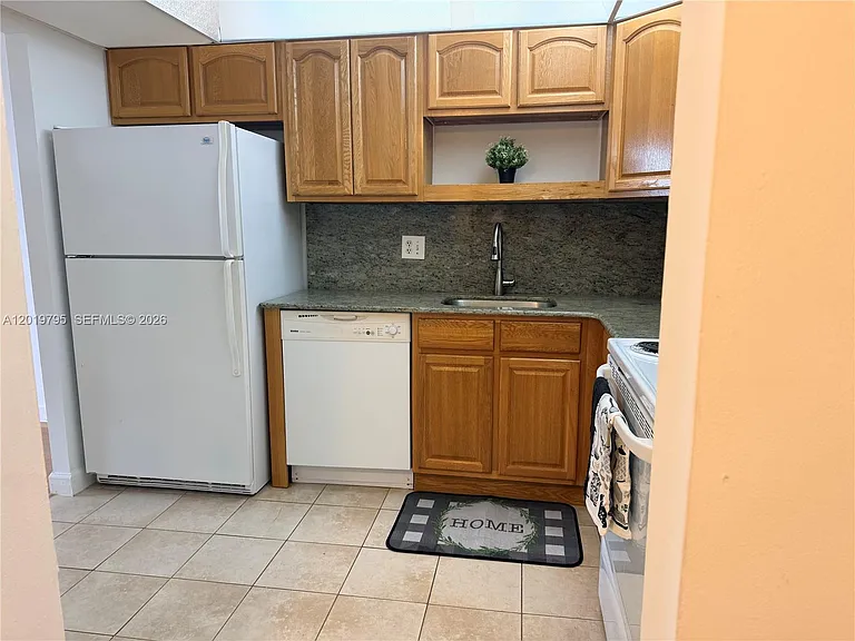 1100 Saint Charles Pl #620 — Photo 2