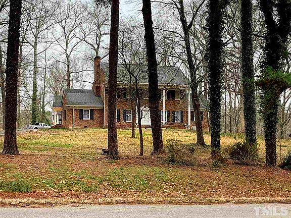 4th image of 127 Pine Cone Dr