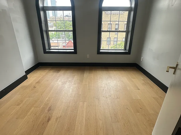 41 Van Wagenen Ave #4LL — Photo 5
