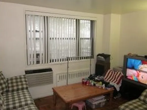 3845 Shore Pky image 1 of 9