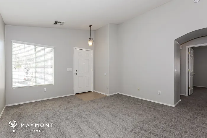 1752 W Harding Ave — Photo 2