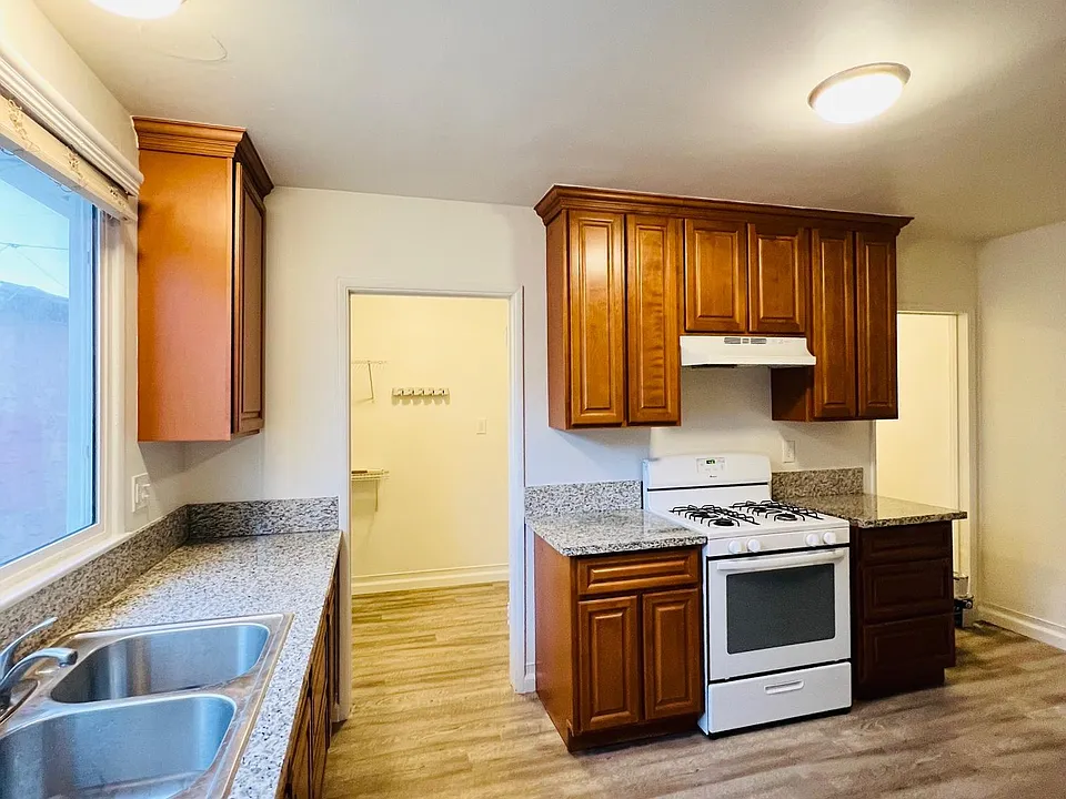 Spacious kitchen/dining area