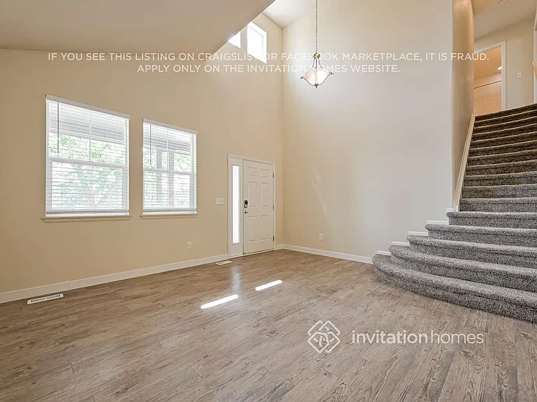 11027 Chesmore St — Photo 6