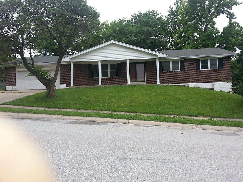 2nd image of 3213 Persimmon Dr