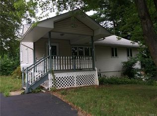 8 Capt Shankey Dr, Garnerville, NY 10923