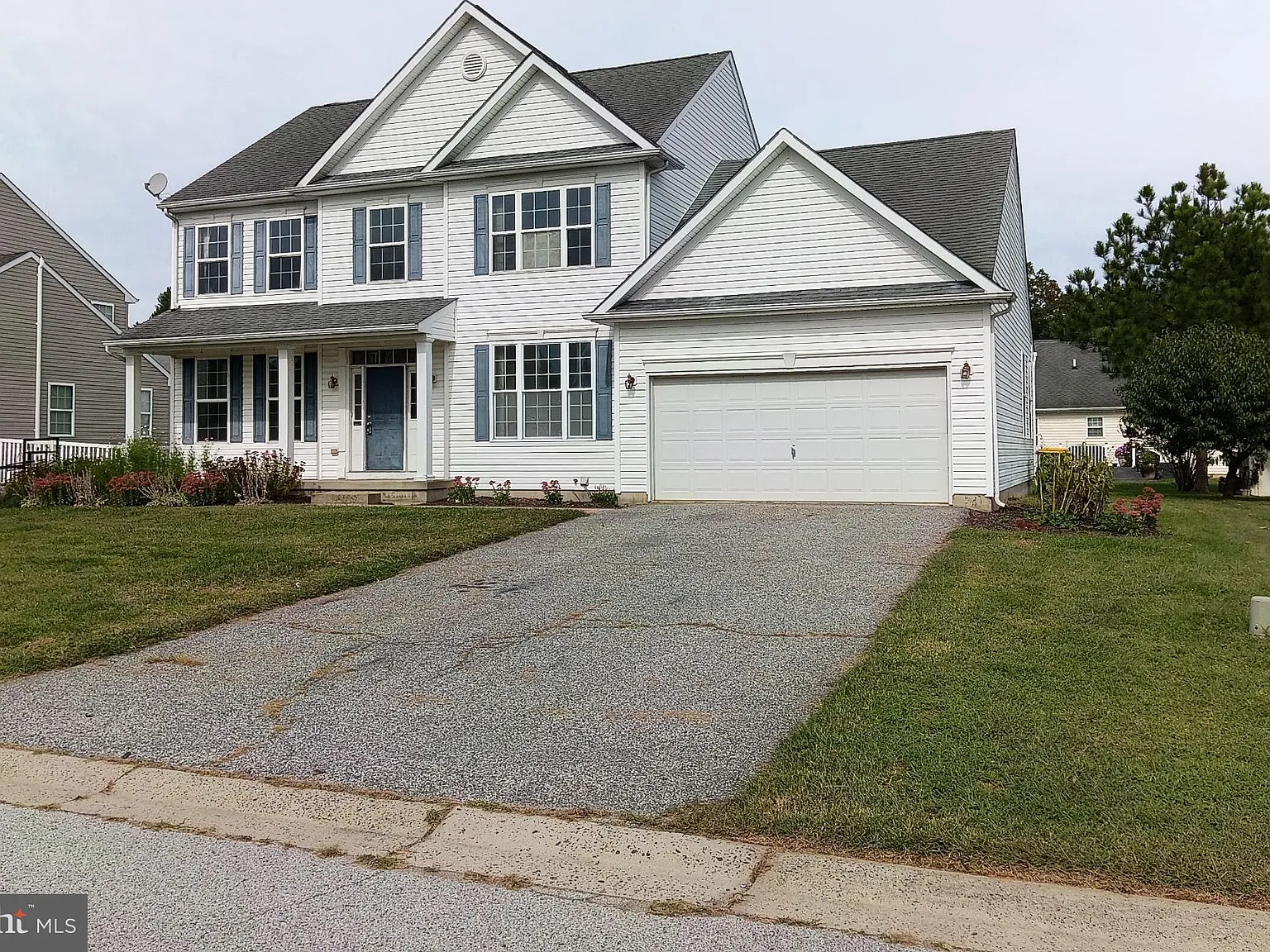 4 bed, 2.5 bath, 2631 sqft, $2,600 — Photo 3
