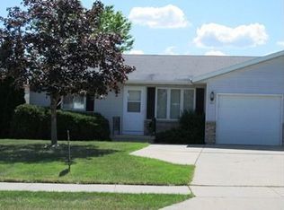 110 N Fairfield Ave, Juneau, WI 53039