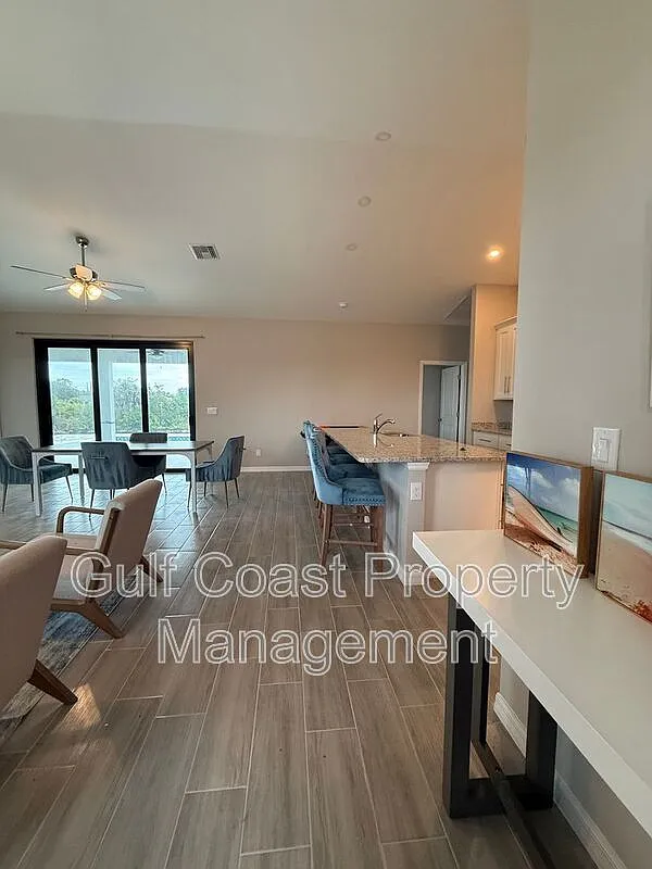 3 bed, 2.0 bath, 1230 sqft, $2,500 — Photo 4