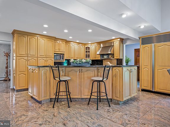 5th image of 2315 Venezia Ave