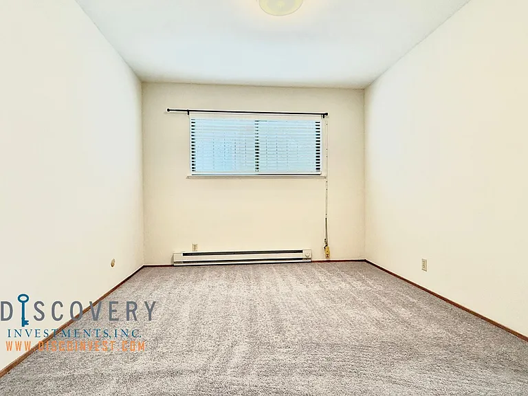 Athol Ave. 266 — Photo 17