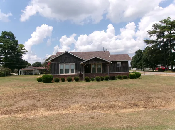 401 Hollis St, Leachville, AR 72438