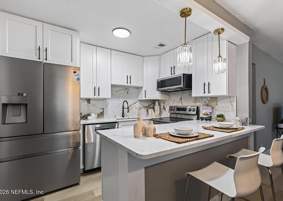 1st image of 150 W 66TH Street