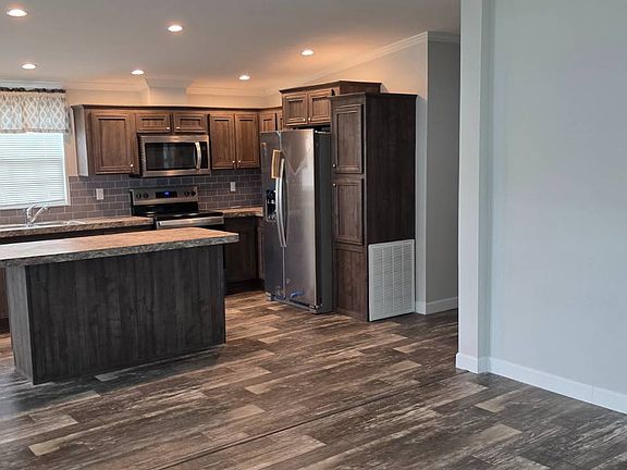 4th image of 900 9th Ave E Lot 68