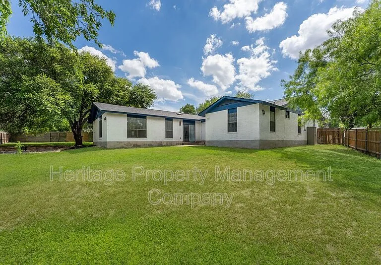 2526 Town Briar St — Photo 32