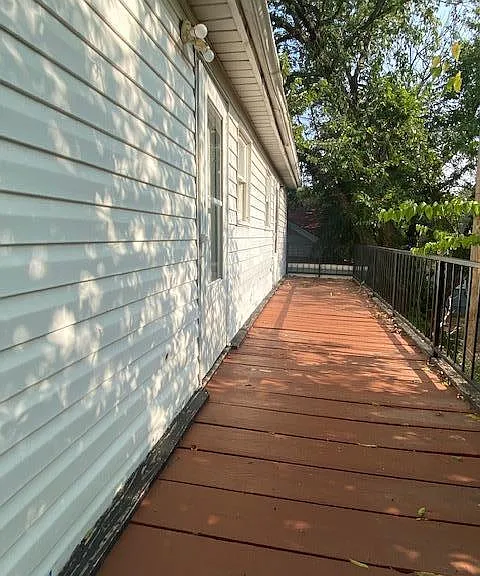 Outdoor balcony/deck