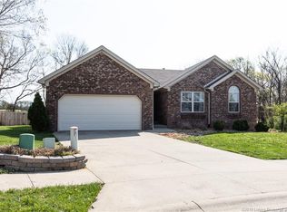 3833 Ridgetop Cir, Jeffersonville, IN 47130