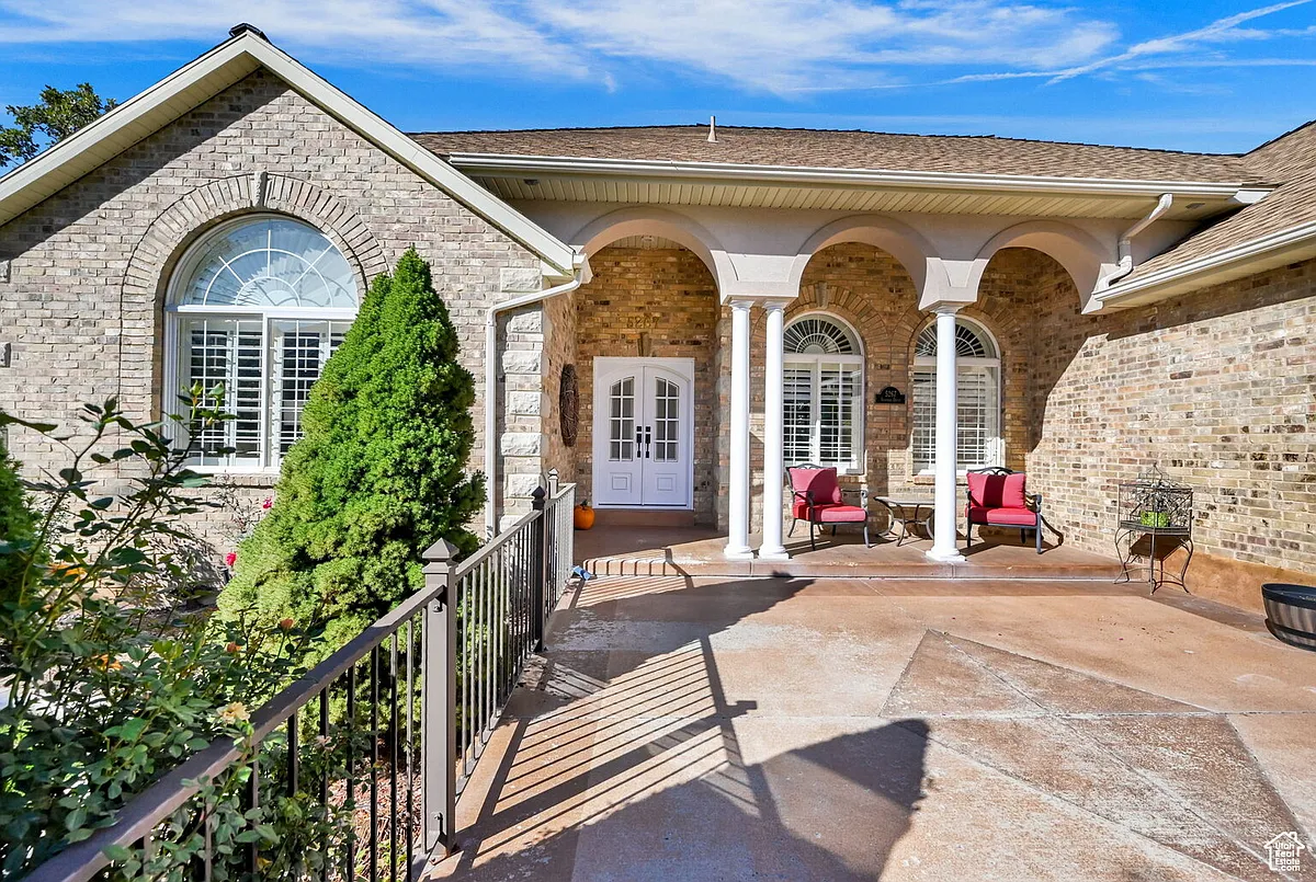 Building Photo - 5267 Arapaho Dr