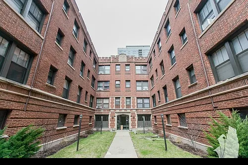 512-20 W Cornelia Ave Photo 1